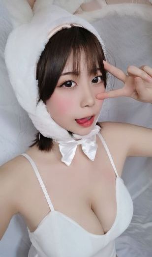 放荡艳妇的疯狂呻吟中文视频